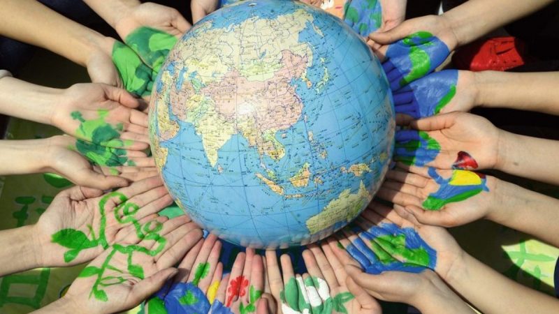 يوم الأرض العالمي في قشم: “قوّتنا، كوكبنا”