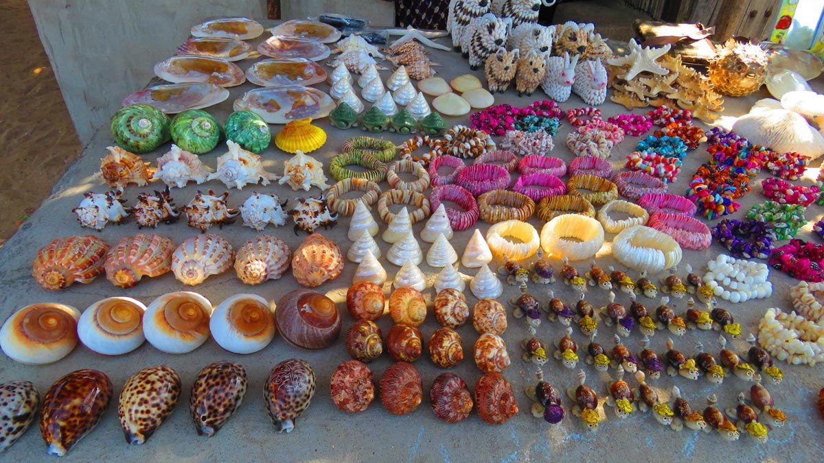 بازارچه ساحلی هنگام