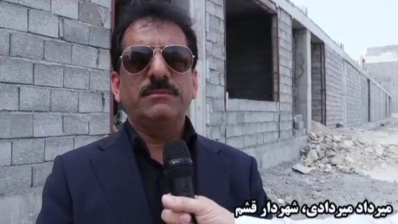 پیشرفت ۷۰ درصدی زمین چمن مصنوعی جدید در قشم 