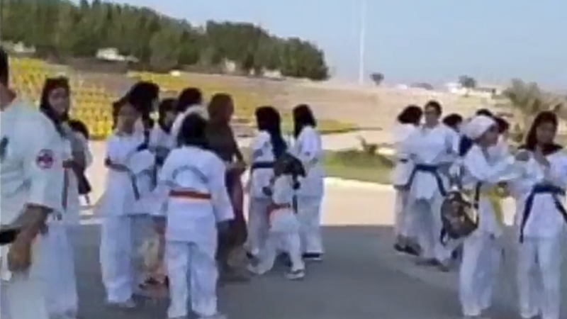 حضور پرشور کاراته‌کاهای جزیره زیبای قشم در پاکسازی سواحل