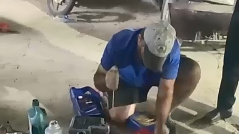 نظارت بر حذف بطری‌های خالی روغن موتور در تعویض روغنی های قشم